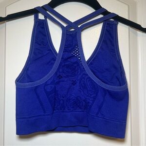 Blue Seamless Sports Bra with Rose Design